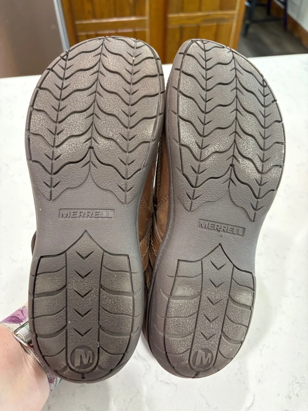 Merrell Women’s Brown Leather Slip-On’s - Picture 6 of 7